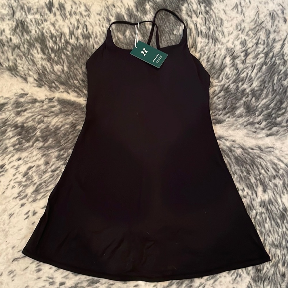 NWT HALARA everyday Cloudful Dress (M, Black)
